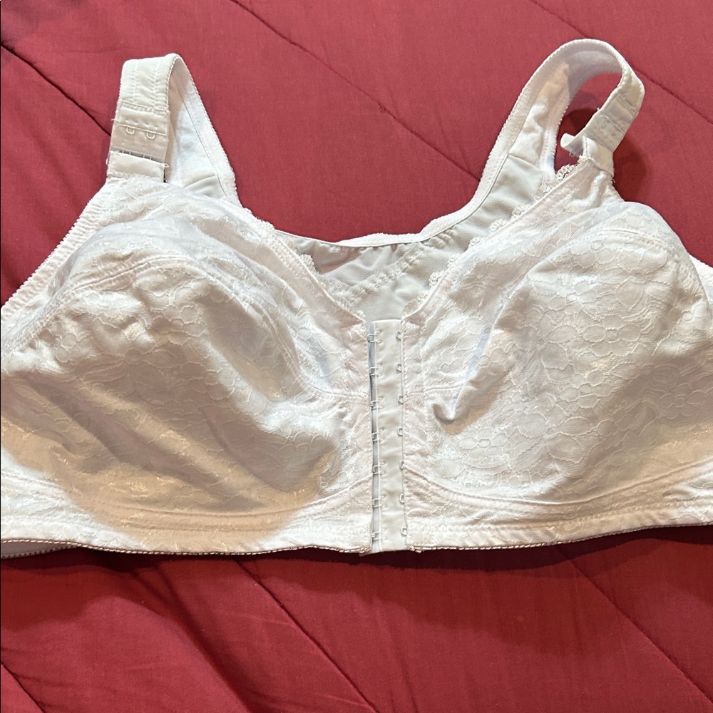 Plusform® Instant Shaping Front-Close Posture Bra